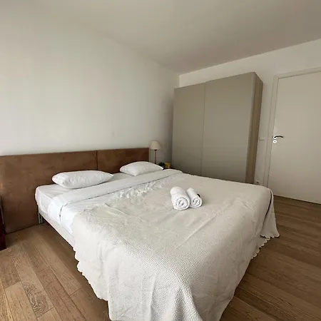 Apartment 2p Pel1900 *